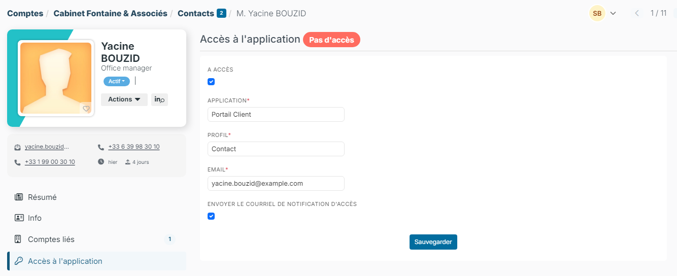 Accès à l'application d'un contact : case A accès cochée, application Portail Client, profil Contact, email et case Envoyer le courriel de notification d'accès