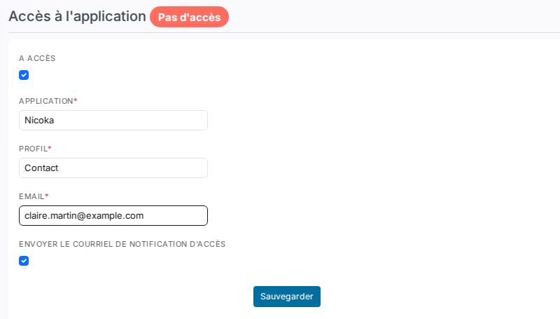 Rubrique Accès à l'application d'un contact : case A accès cochée, application, profil, email et case Envoyer le courriel de notification d'accès