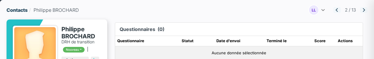 Haut d'une fiche contact ouverte depuis la liste Contacts : les flèches précédent et suivant entourent la position 2 / 13