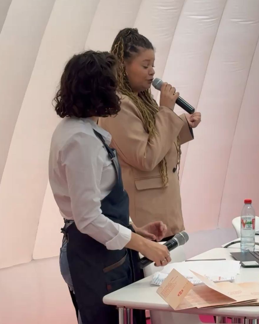 Deux intervenantes de Betom Group lors de l'atelier retour d'expérience du salon Solutions RH 2025